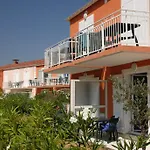 Apartahotel Résidence Odalys Domaine Des Eucalyptus Saint Aygulf